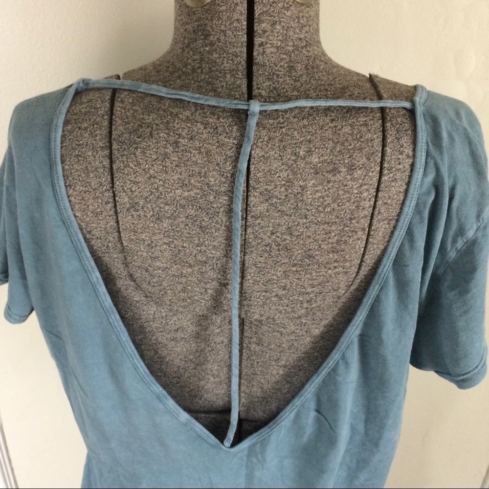 Truly madly deeply Graphic tee with open back